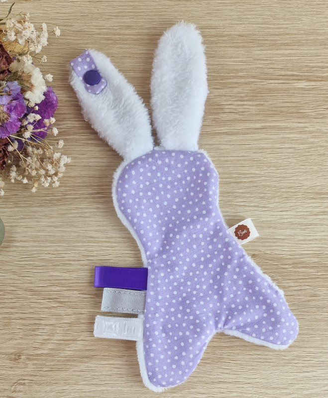 Doudou plat attache-tétine violette