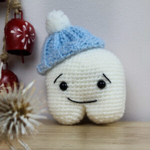 Dent de lait au crochet - Quenotte bonnet bleu