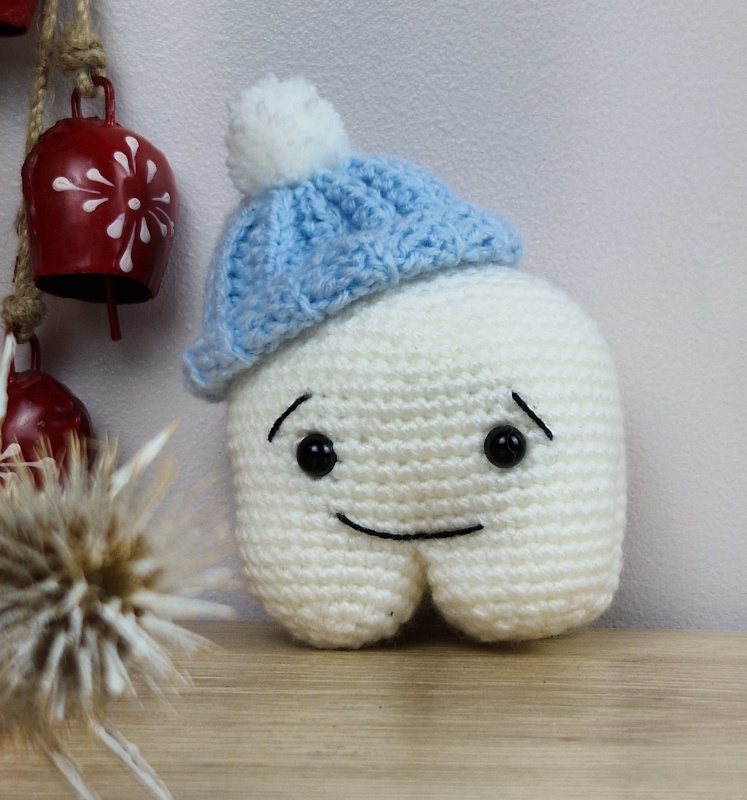 Dent de lait au crochet - Quenotte bonnet bleu