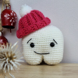Dent de lait au crochet - Quenotte bonnet rouge