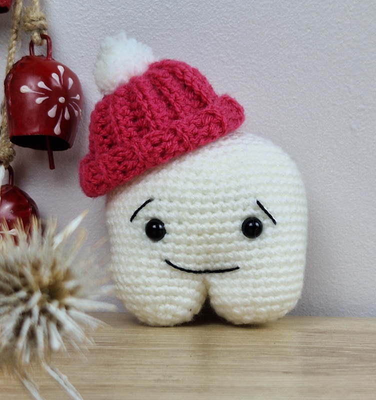 Dent de lait au crochet - Quenotte bonnet rouge