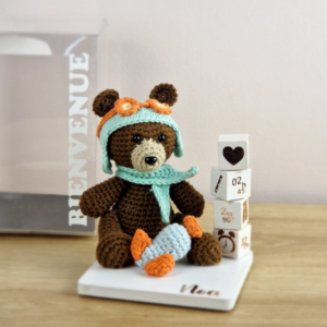 Figurine Baby au crochet personnalisée ourson