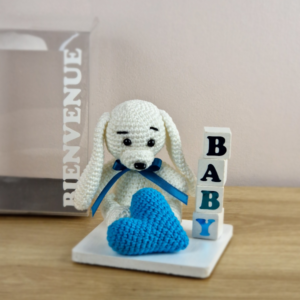 Figurine Baby au crochet personnalisée  Chien blanc