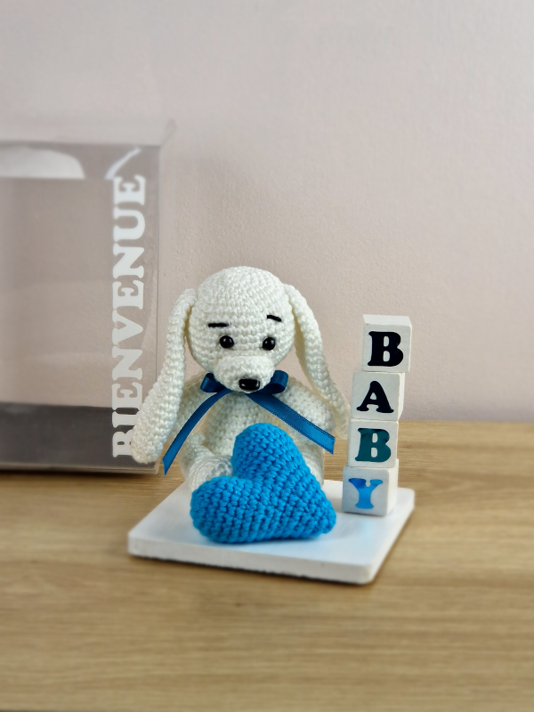 Figurine Baby au crochet personnalisée Chien blanc