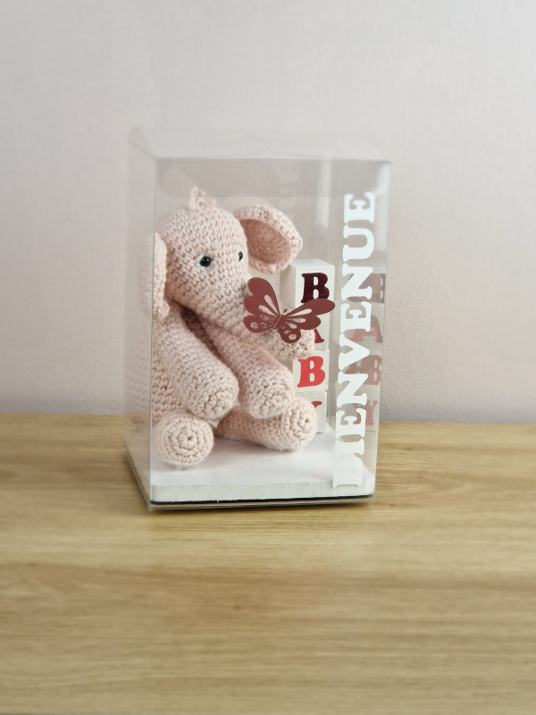 Figurine Baby au crochet personnalisée élephant rose – Image 2