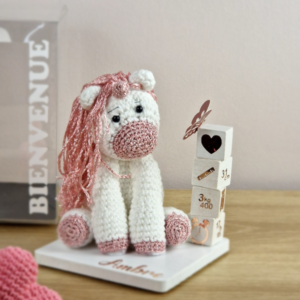 Figurine Baby au crochet personnalisée Licorne