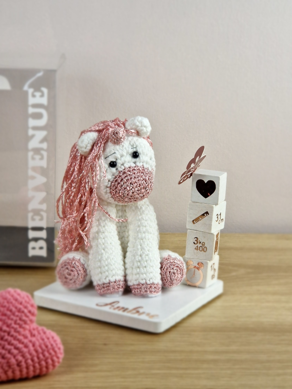 Figurine Baby au crochet personnalisée Licorne